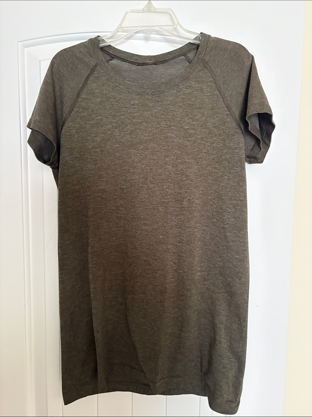 Lululemon women’s Olive Short Sleeve  Tee size 10